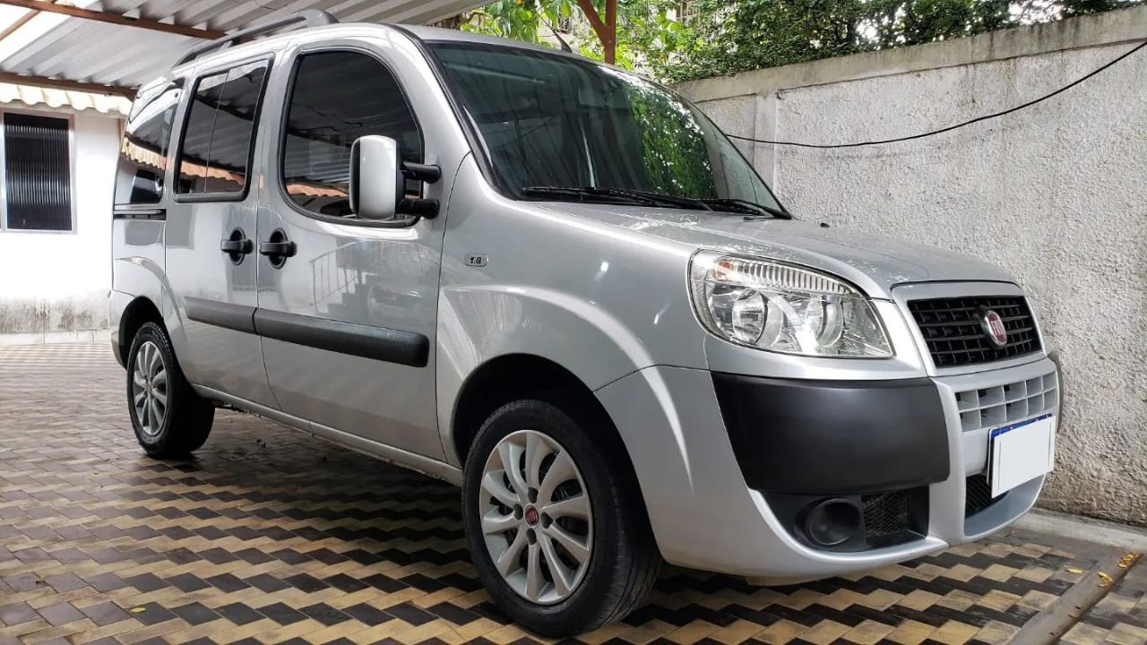 FIAT DOBLO ESSENCE 1.8 FLEX MANUAL COMPLETA –  2018